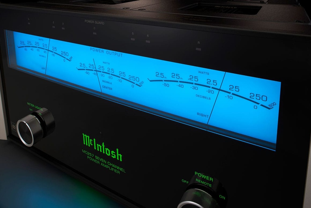 McIntosh MC257 Eindversterker met 7 x 200 Watt vermogen