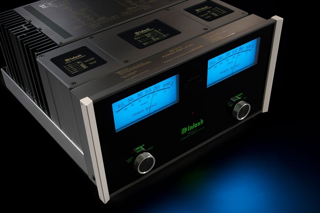 McIntosh MC312 Stereo Eindversterker met McIntosh Autoformers en een vermogen van 300 Watt per kanaal