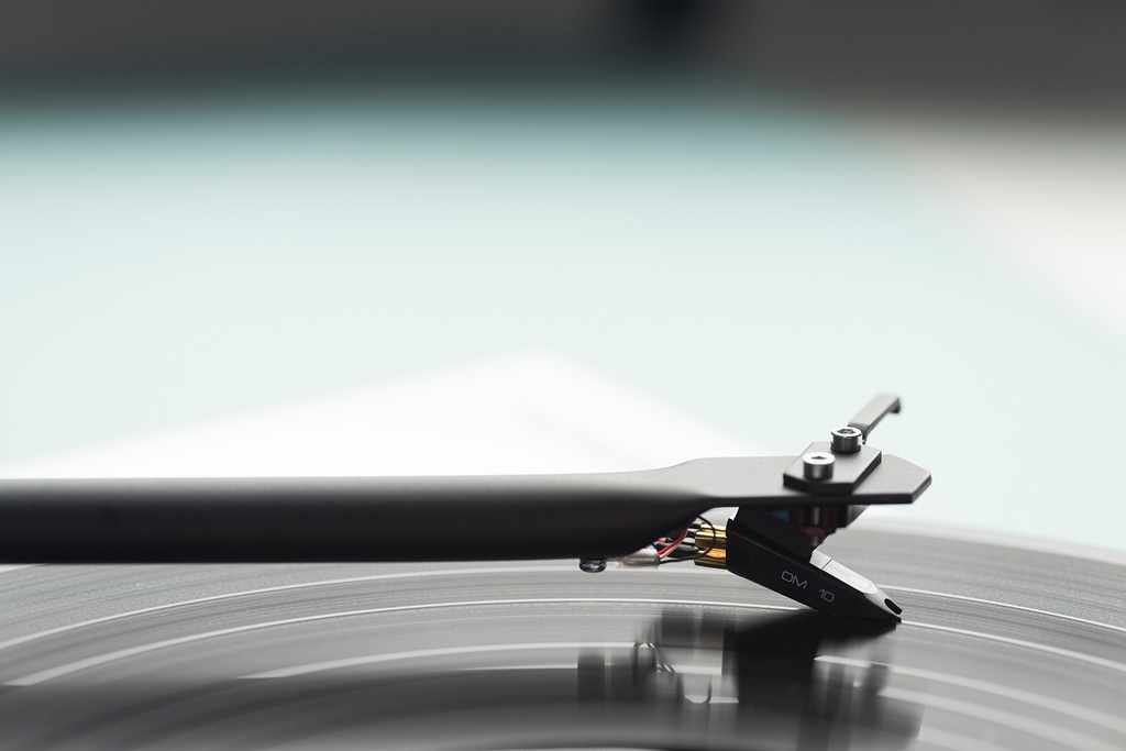 Pro-Ject Essential III Bluetooth With Bluetooth output & phono stage