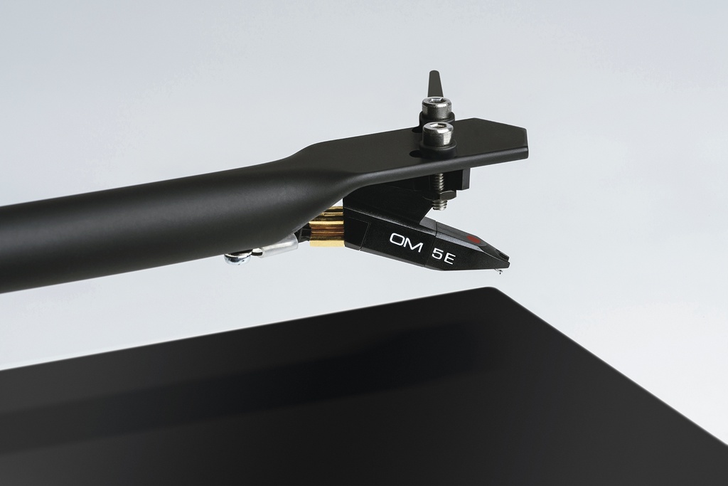 Pro-Ject T1 Audiophile Entry Level Turntable with OM 5e cartridge