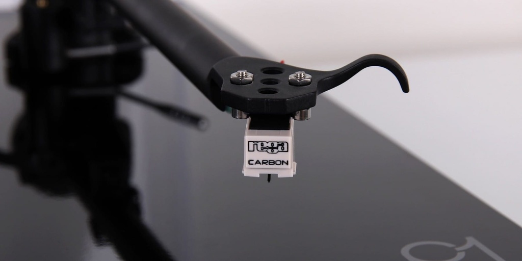 Rega Carbon element