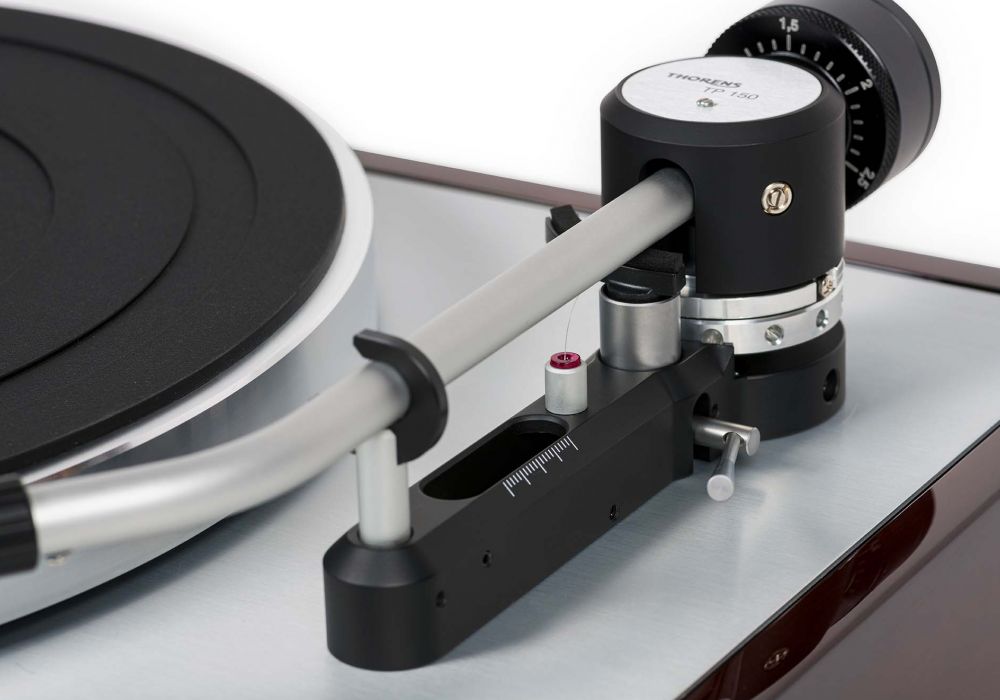 Thorens TD 403 DD DirectDrive TP150 Toonarm/Ortofon 2M Red (MM) Platenspeler