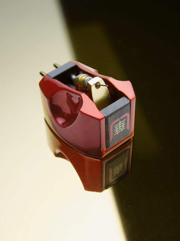 Hana Umami Red phono cartridge