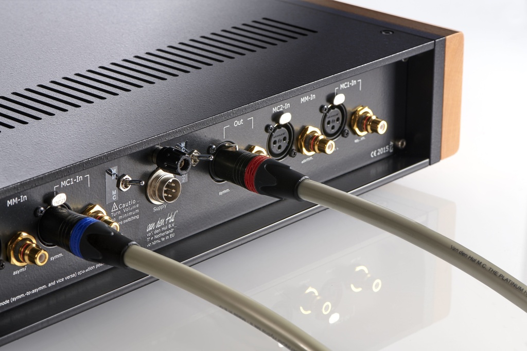 Van den Hul The Platinum Hybrid MKII interconnect RCA of XLR
