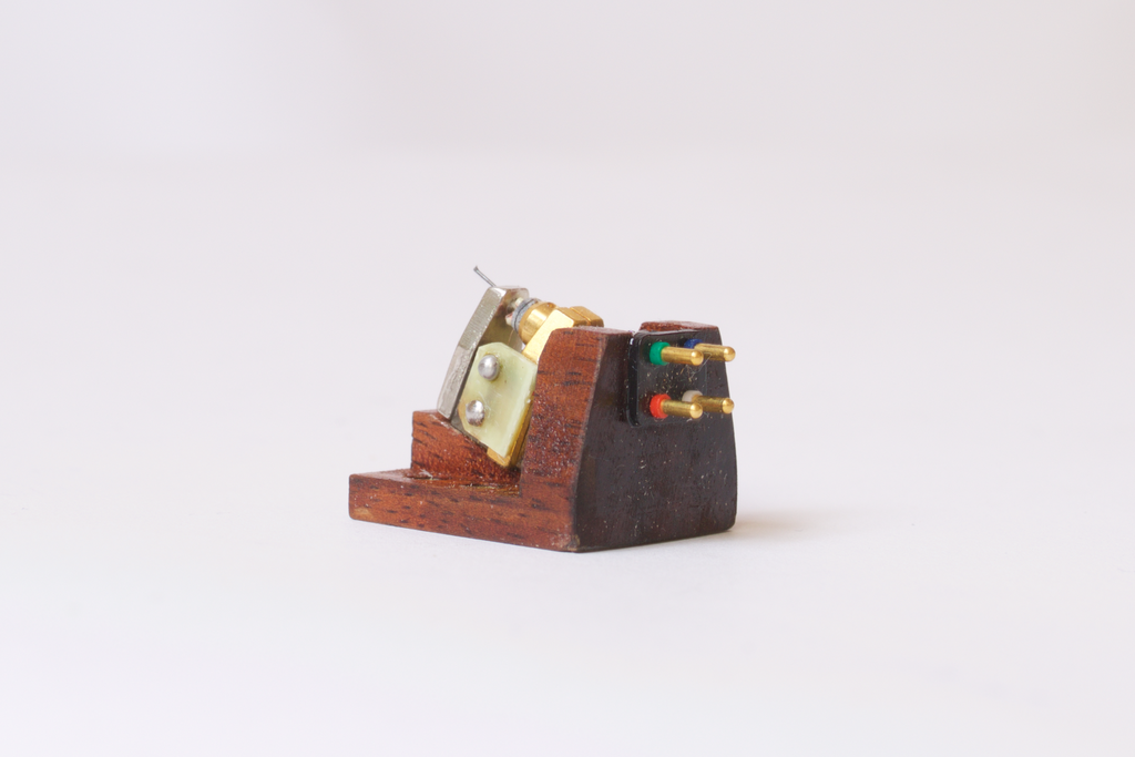 Van den Hul The Crimson XGW Stradivarius element