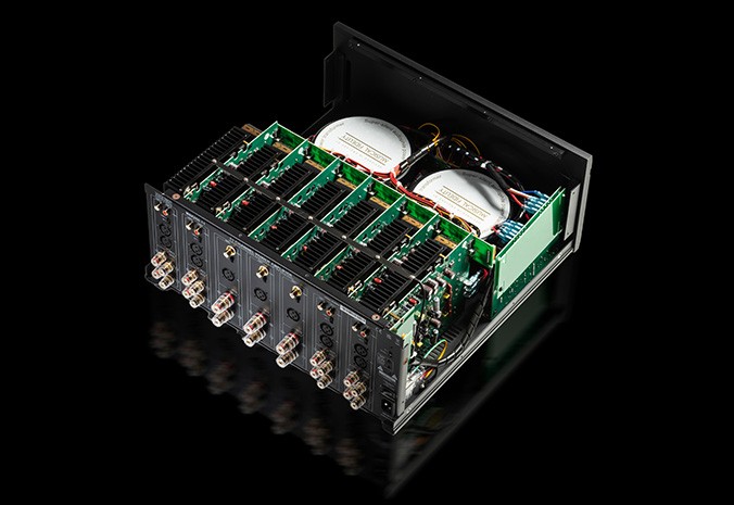 Musical Fidelity M6x 250.11 multikanaal eindversterker