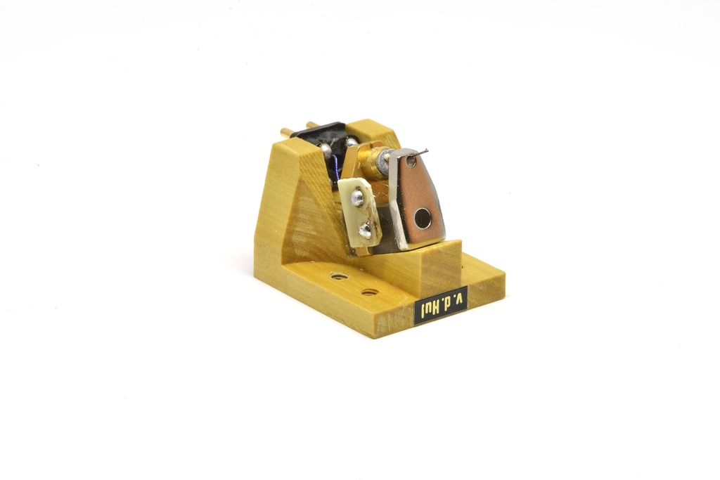 Van den Hul The Crimson XGW Master Signature element